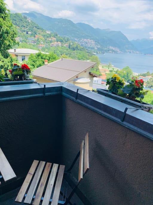 Look Giovane Per Una Casa Vista Lago Como Exterior photo